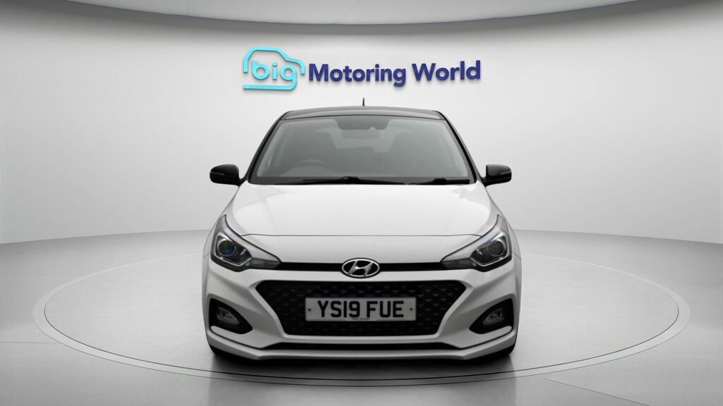 Hyundai I20 Play White #2