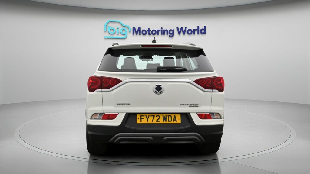 SsangYong Korando Ventura White #6