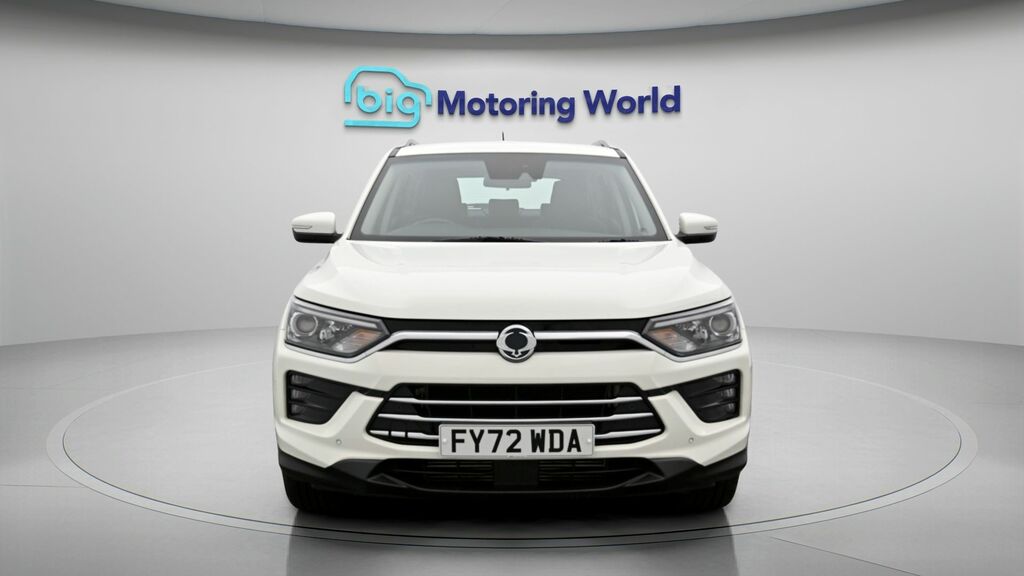 SsangYong Korando Ventura White #2