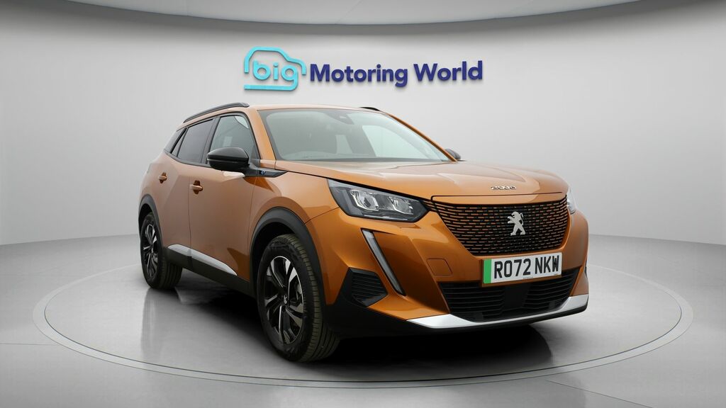 Peugeot e-2008 Allure Premium Orange