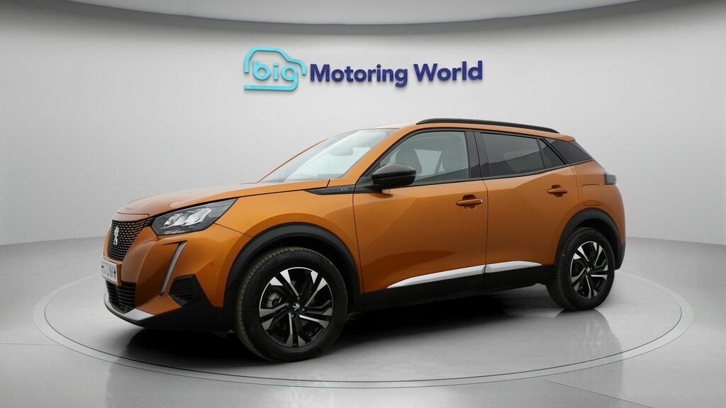 Peugeot e-2008 Allure Premium Orange #3