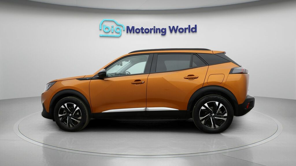 Peugeot e-2008 Allure Premium Orange #4