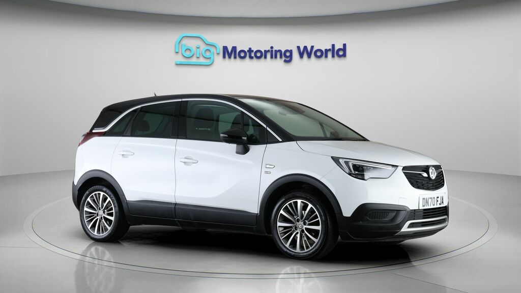 Vauxhall Crossland X Griffin White