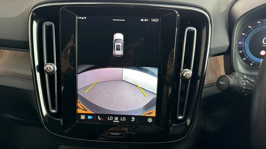 Volvo XC40 Ultimate, B3 Mild Hybrid, Dark Was 32,490  #25