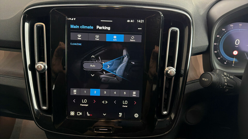 Volvo XC40 Ultimate, B3 Mild Hybrid, Dark Was 32,490  #11