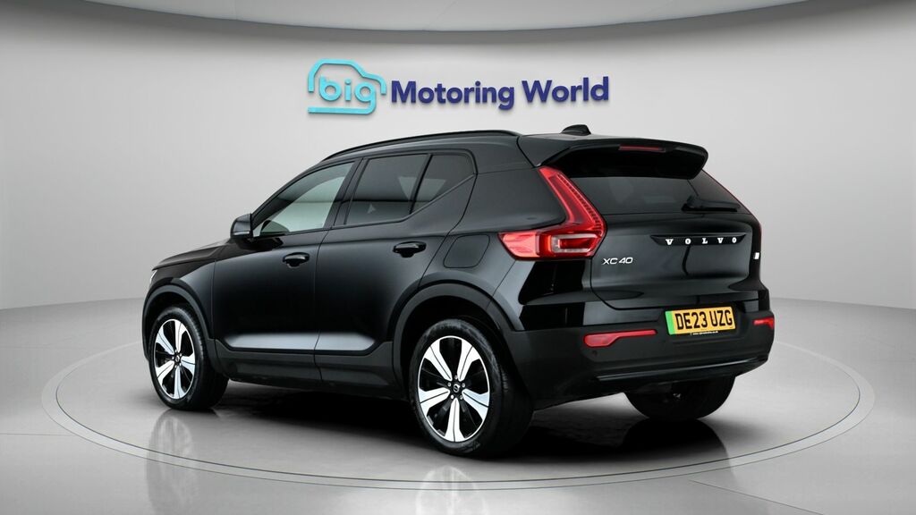 Volvo XC40 Plus Black #5
