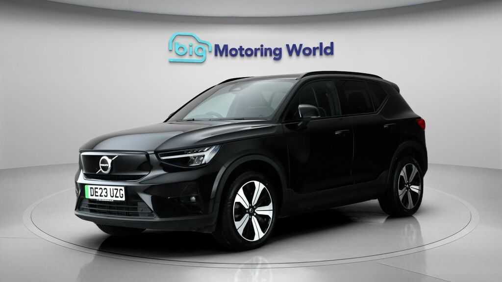 Volvo XC40 Plus Black #3