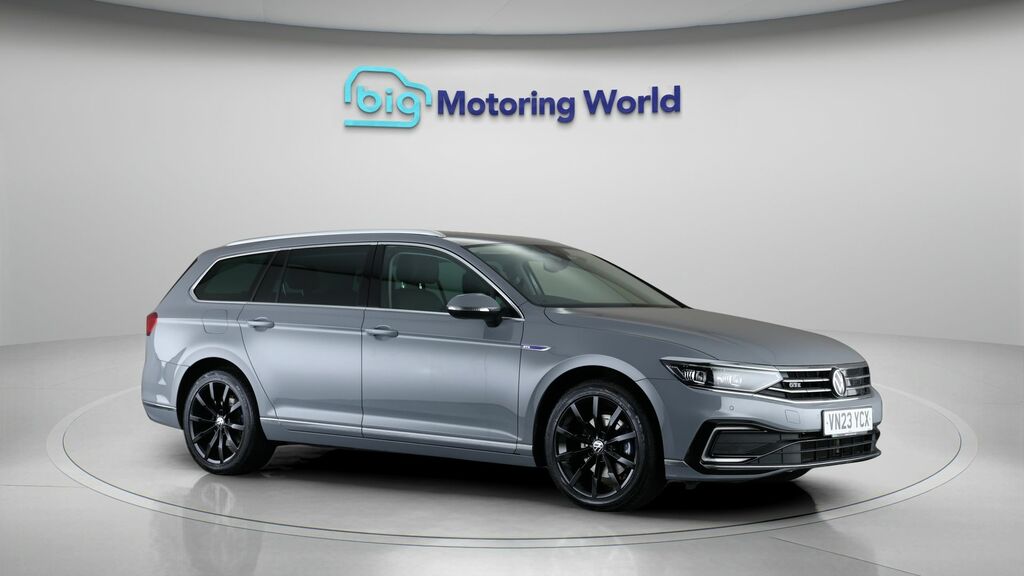 Volkswagen Passat Gte Advance Grey