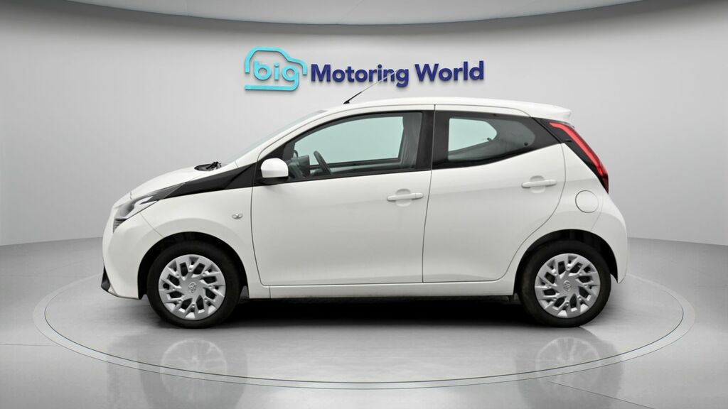 Toyota Aygo X X-play FG19RUA White #4