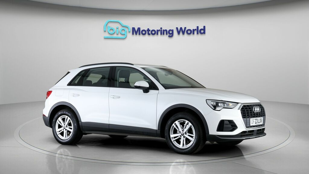 Audi Q3 Technik White