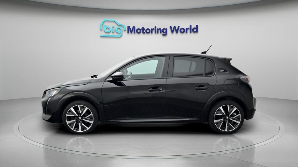 Peugeot 208 Gt Black #4