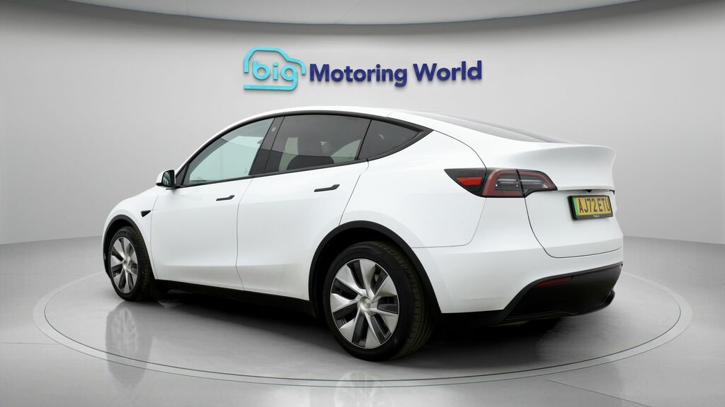 Tesla Model Y Long Range AJ72ETU White #5