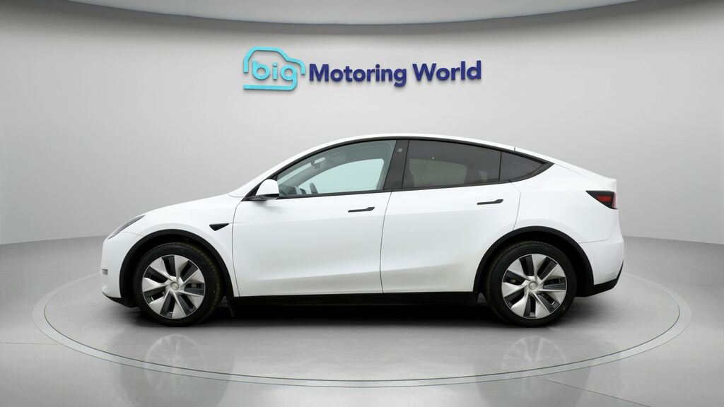 Tesla Model Y Long Range AJ72ETU White #4