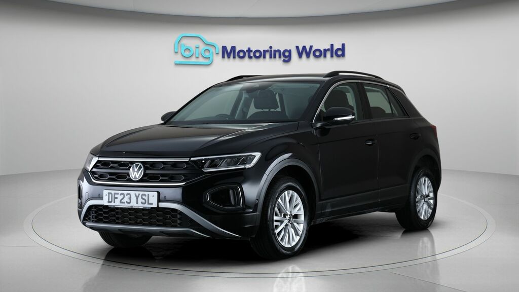 Volkswagen T-Roc Life DF23YSL Black #3