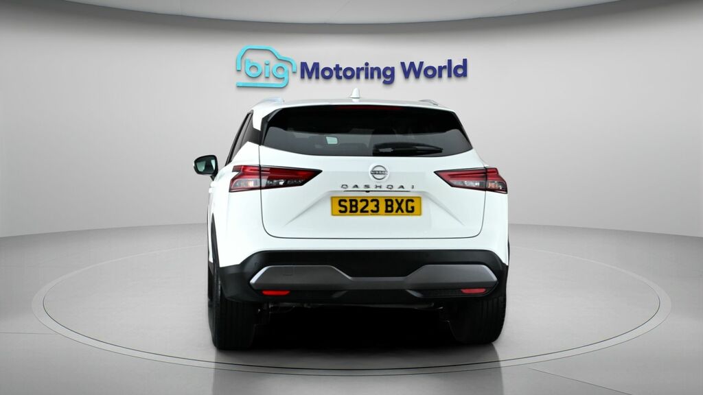 Nissan Qashqai N-connecta SB23BXG White #6