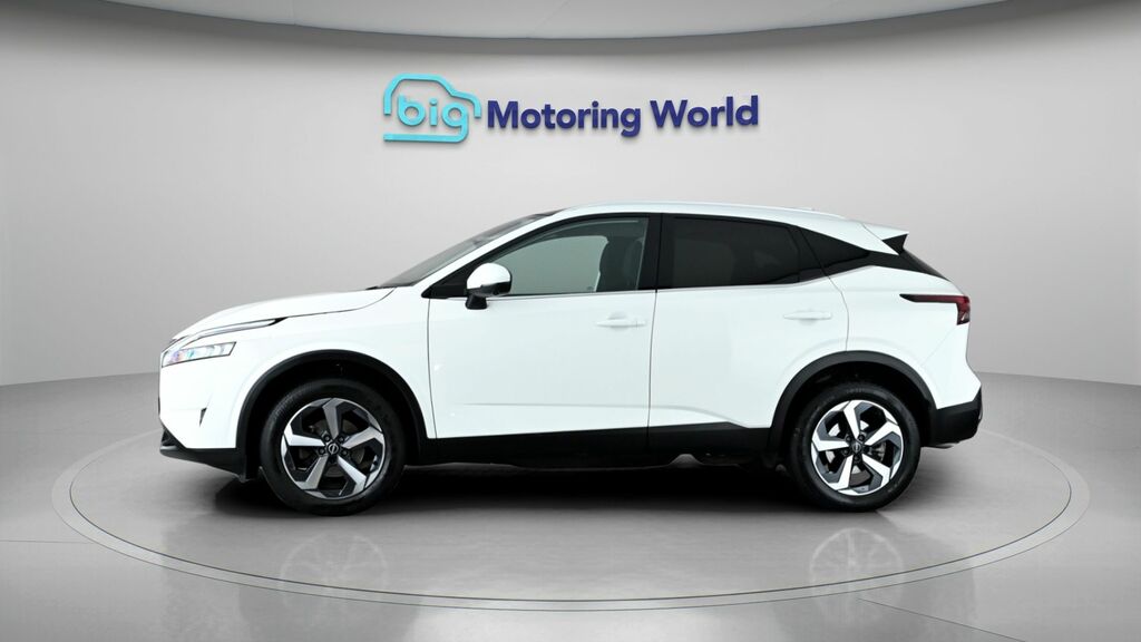 Nissan Qashqai N-connecta SB23BXG White #4
