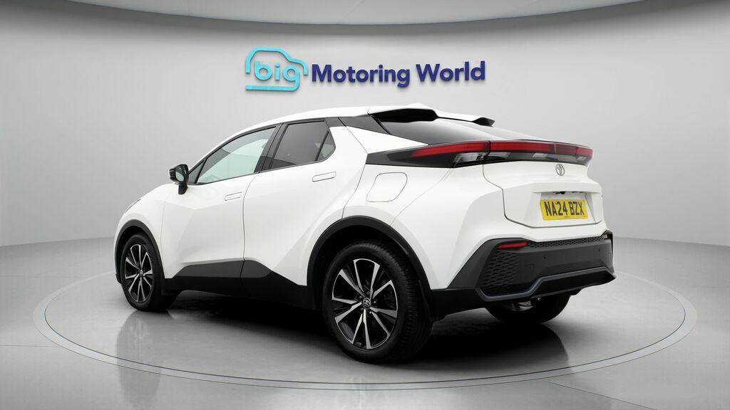 Toyota C-Hr Design White #5