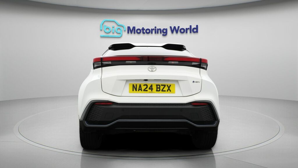 Toyota C-Hr Design White #6