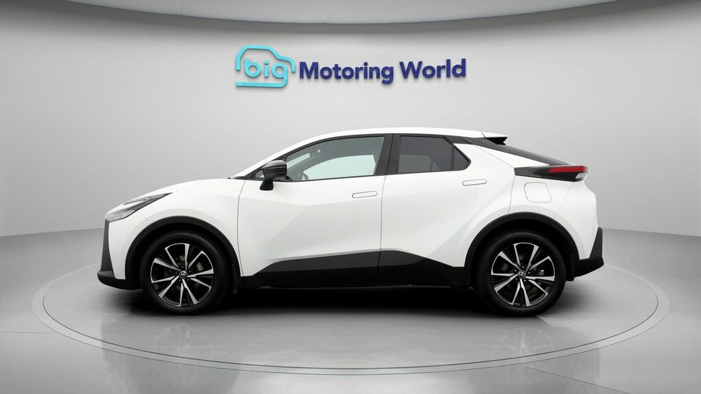 Toyota C-Hr Design White #4