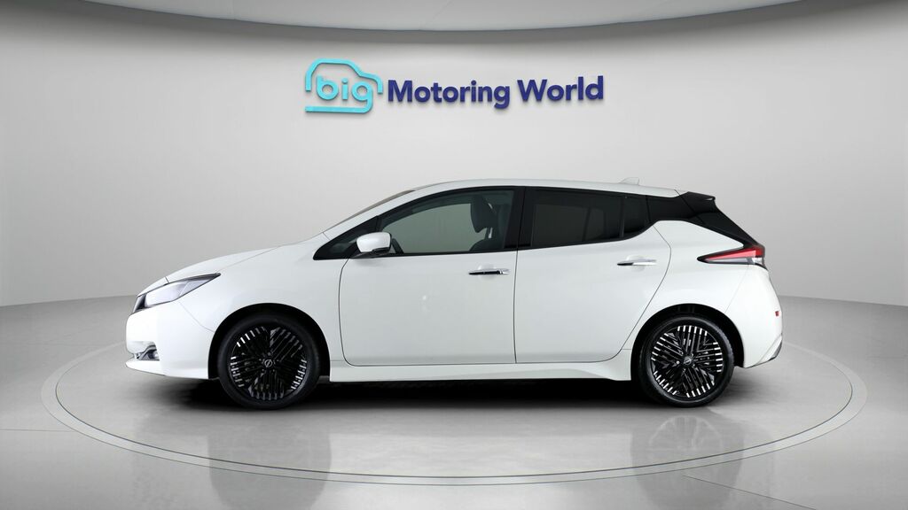 Nissan Leaf Tekna White #4
