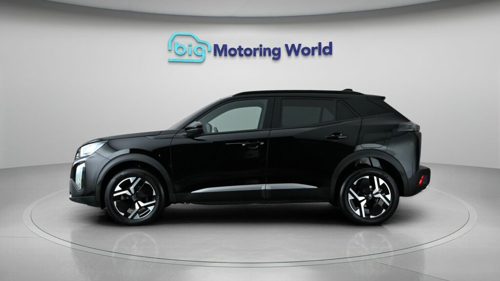 Peugeot 2008 Allure Black #4