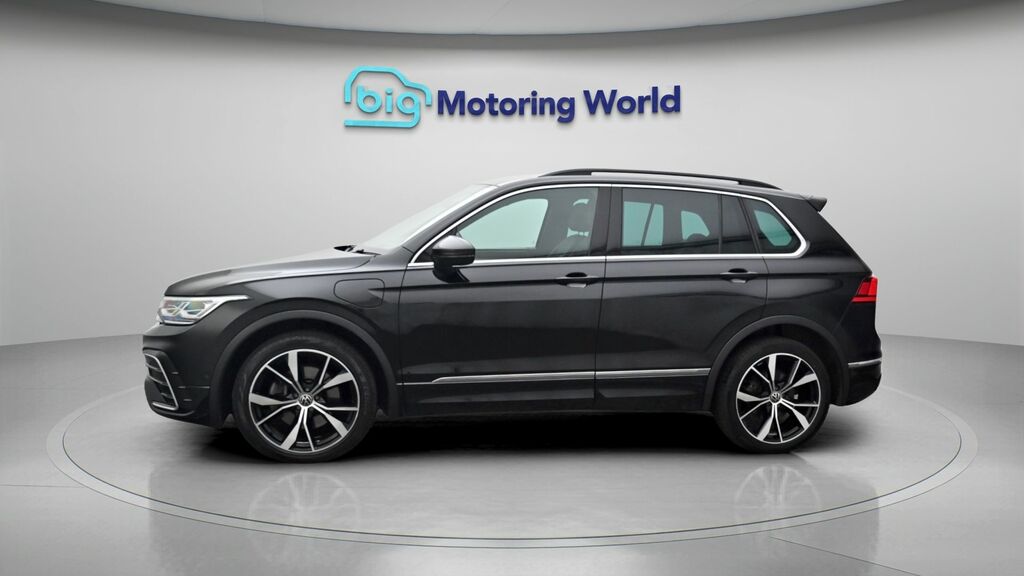Volkswagen Tiguan R-line MW73DOH Black #4