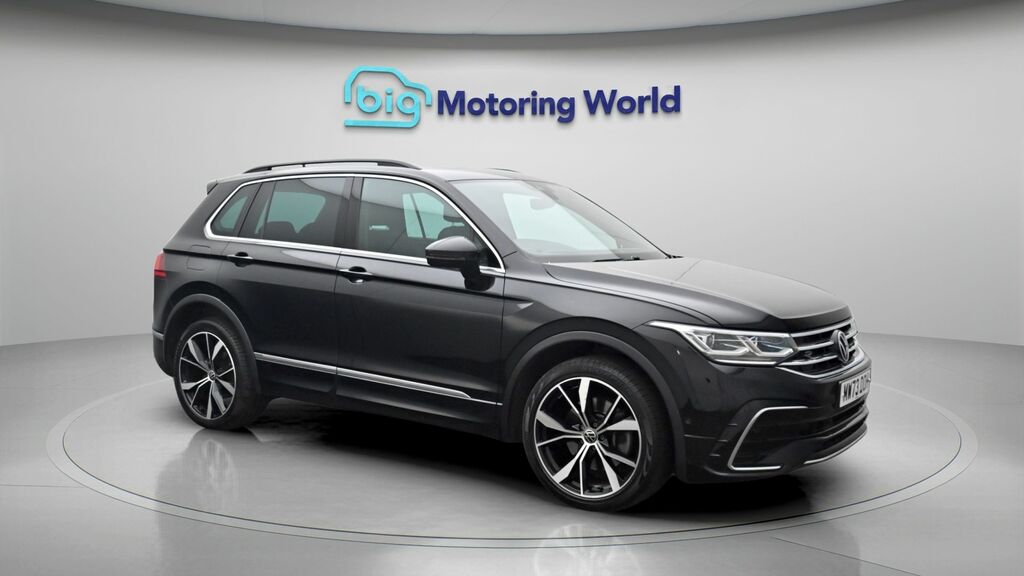 Volkswagen Tiguan R-line Black