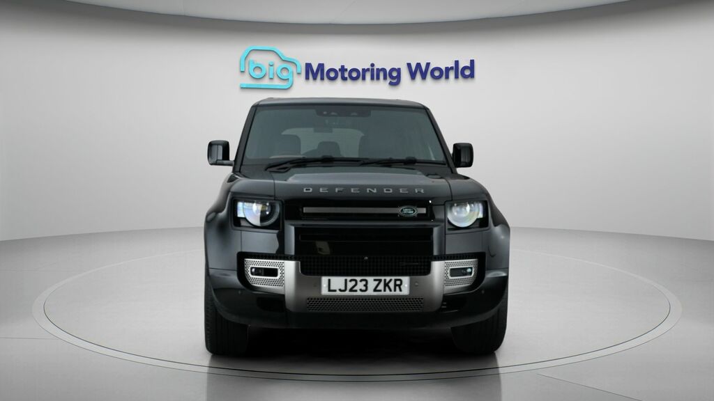 Land Rover Defender 110 X-dynamic Se LJ23ZKR Black #2