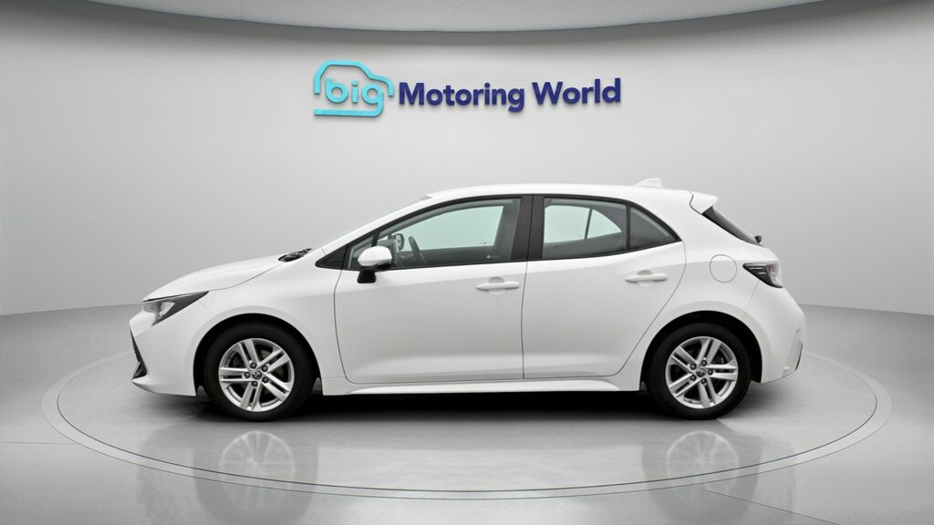Toyota Corolla Icon White #4