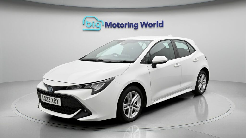 Toyota Corolla Icon White #3