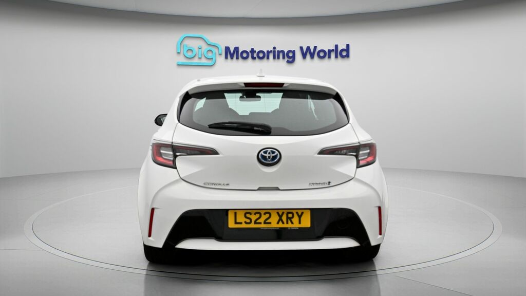 Toyota Corolla Icon White #6