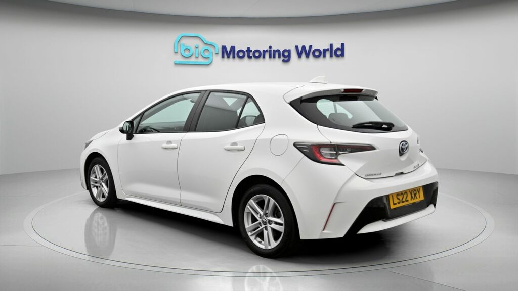 Toyota Corolla Icon White #5