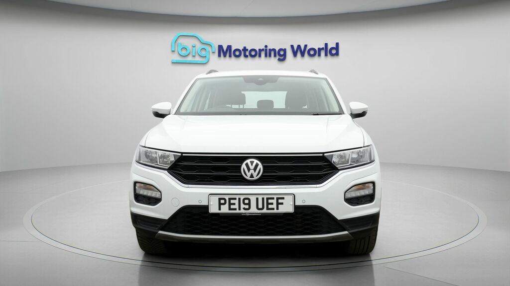 Volkswagen T-Roc Se PE19UEF White #2