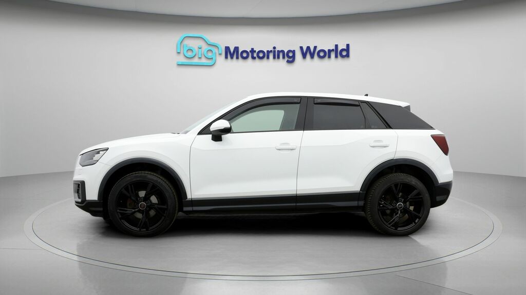 Audi Q2 Sport White #4