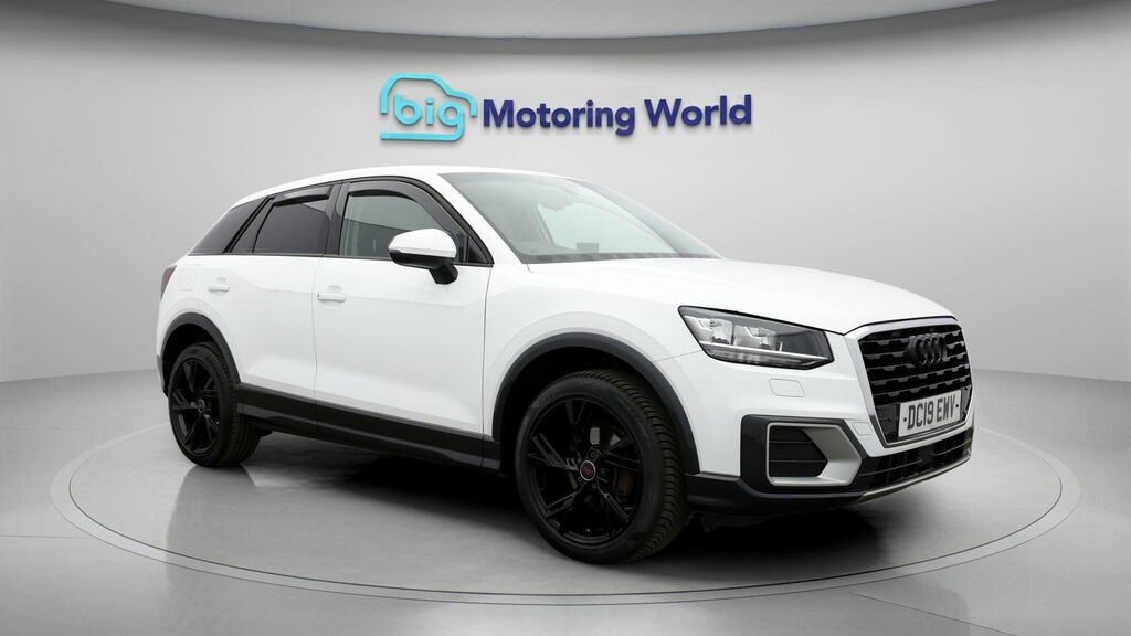 Audi Q2 Sport White
