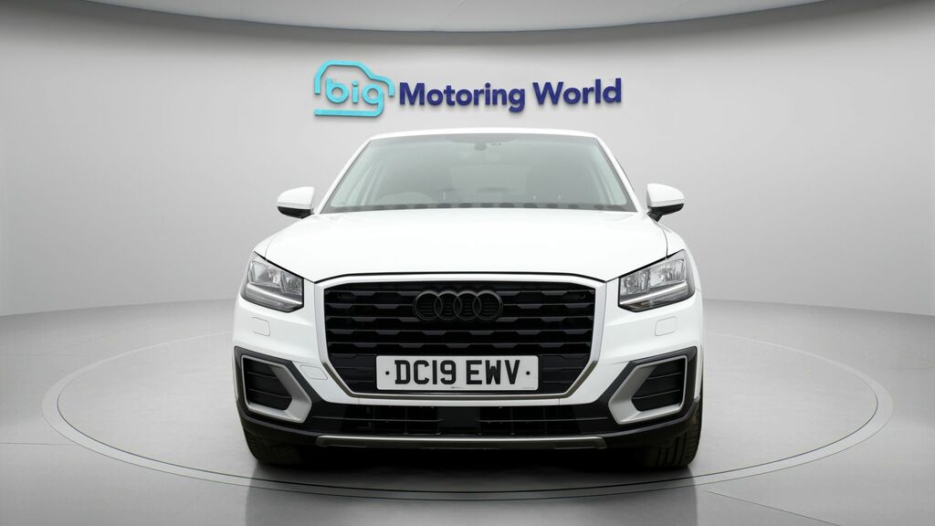 Audi Q2 Sport White #2