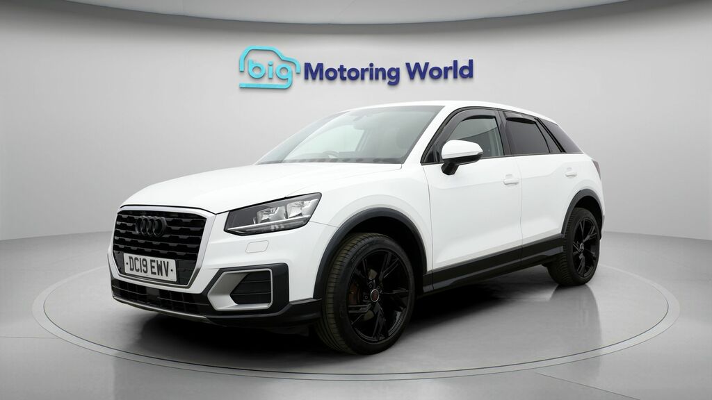 Audi Q2 Sport White #3