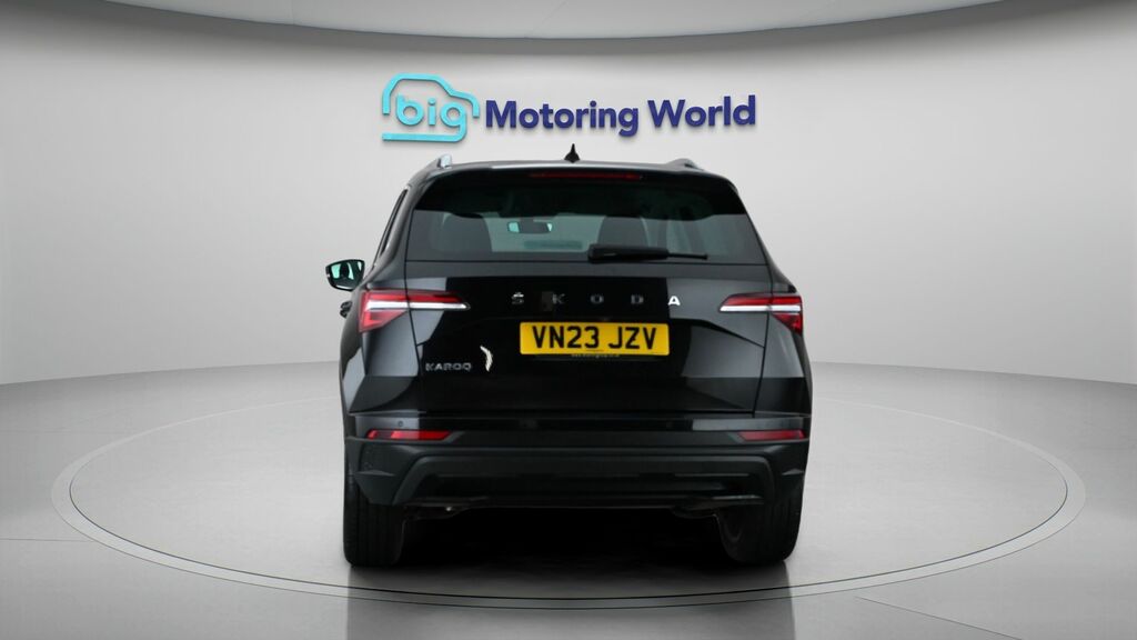 Skoda Karoq Se L VN23JZV Black #6