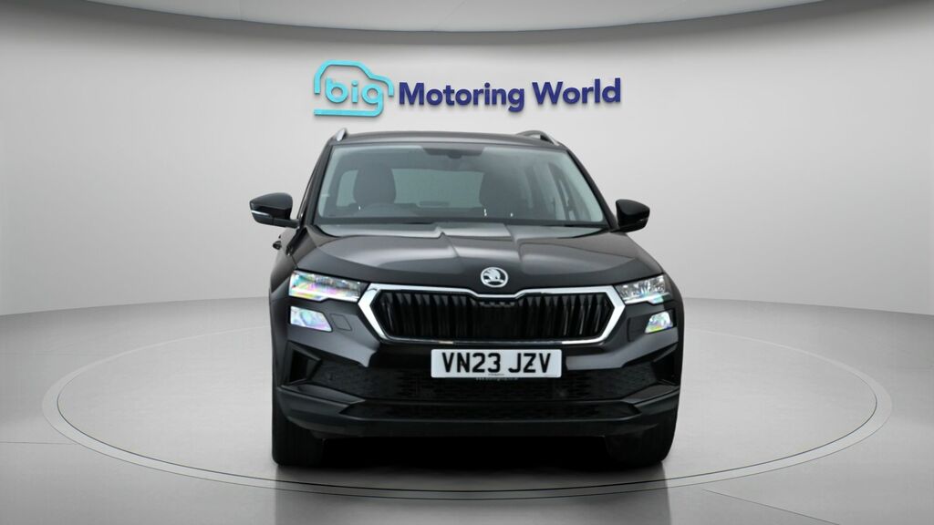 Skoda Karoq Se L VN23JZV Black #2
