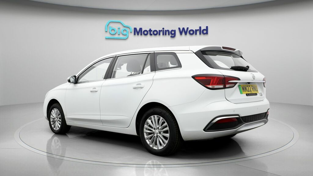 MG MG5 Excite Long Range White #5