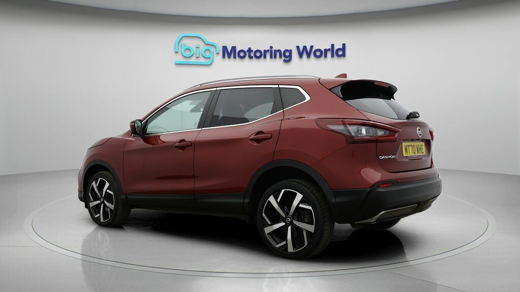 Nissan Qashqai Tekna Red #5