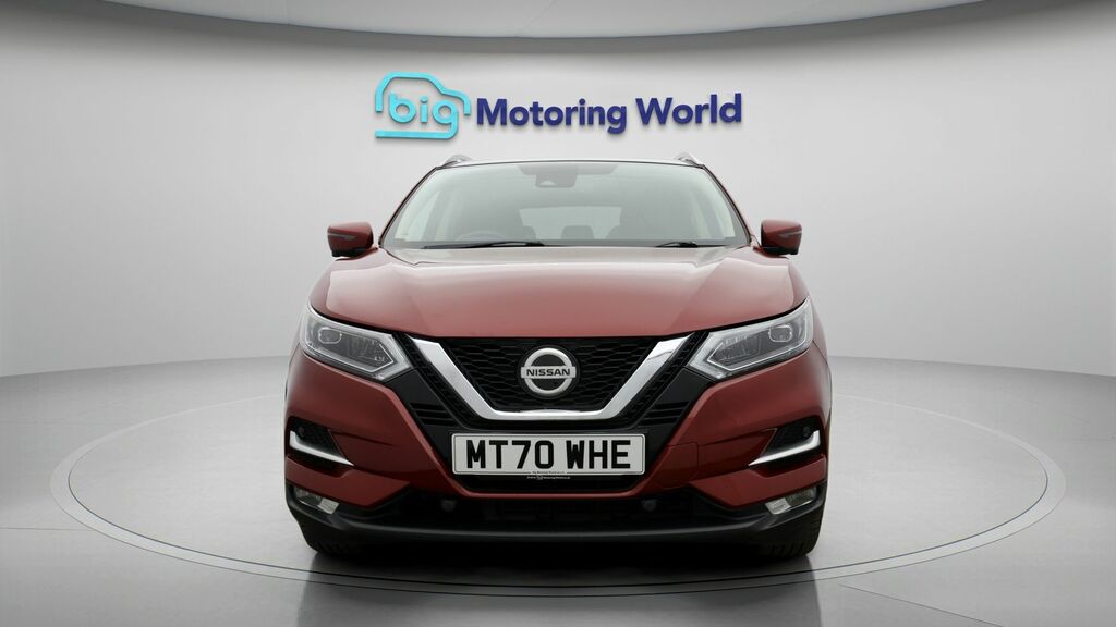 Nissan Qashqai Tekna Red #2