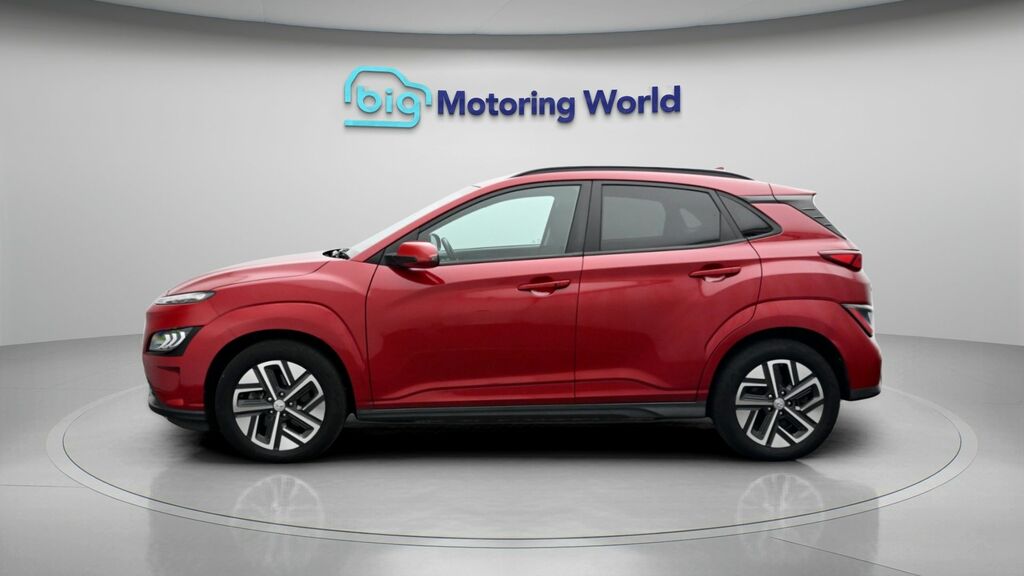 Hyundai Kona Premium Red #4