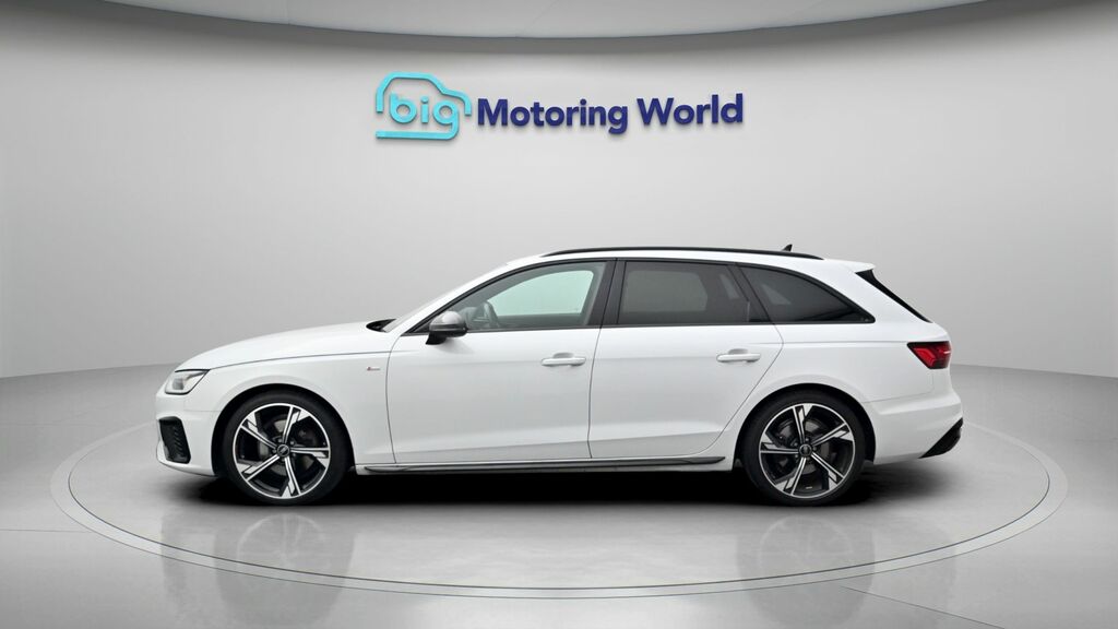Audi A4 Avant Black Edition HG23KLF White #4