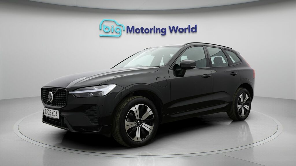 Volvo XC60 Plus Black #3