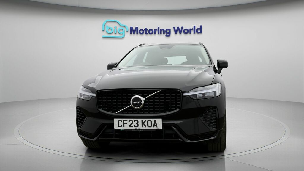 Volvo XC60 Plus Black #2