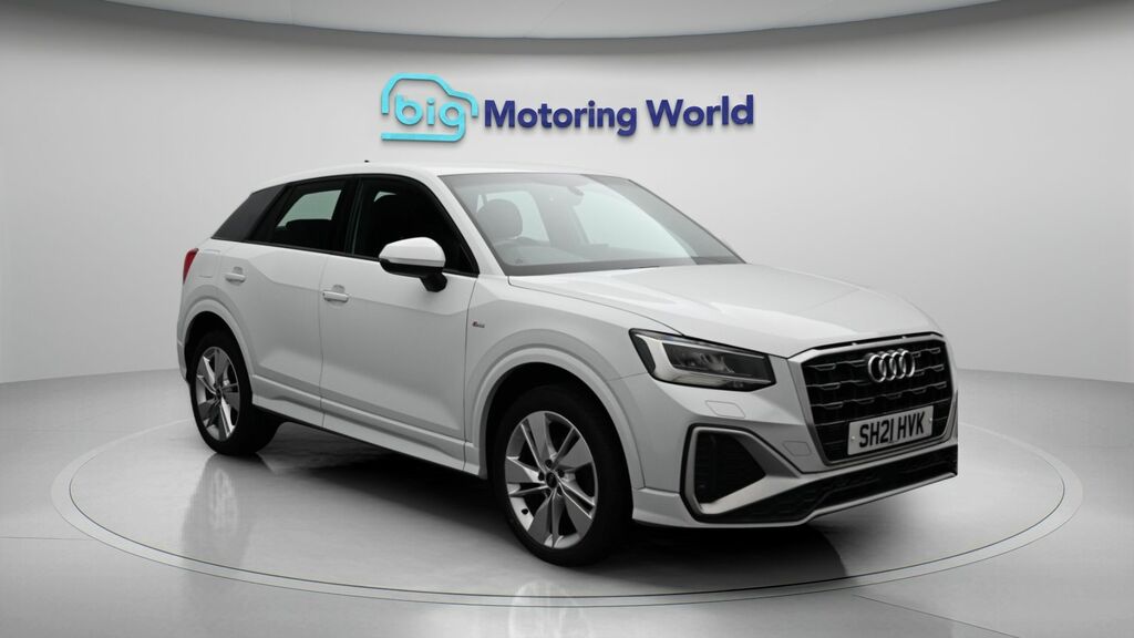 Audi Q2 S Line SH21HVK White