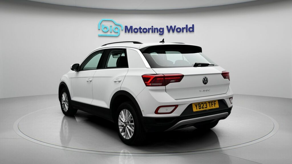 Volkswagen T-Roc Life YB23TFF White #5