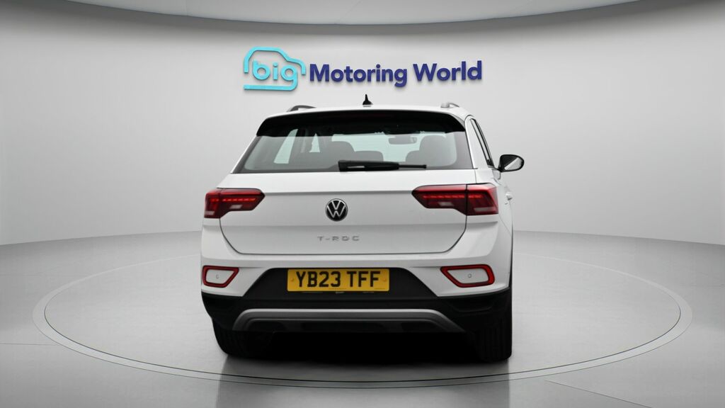 Volkswagen T-Roc Life YB23TFF White #6