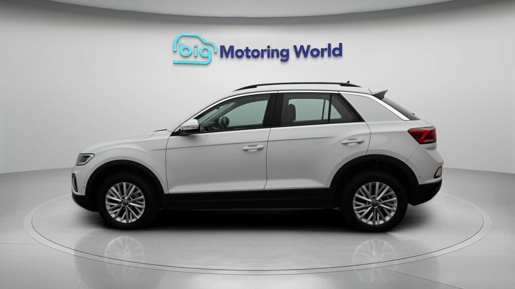 Volkswagen T-Roc Life YB23TFF White #4